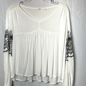 Mi Ami White and Black Long Sleeve Top Size Small Like New